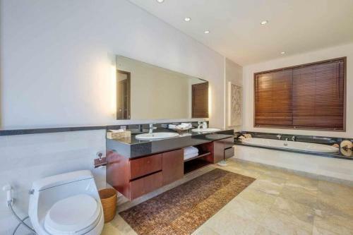 Villa Beachfront Estate Sanur - Eleven Kejora
