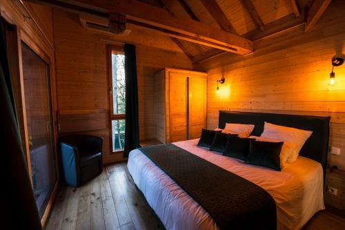 Charmante Cabane Dans Les Arbres Avec Jacuzzi Et Sauna