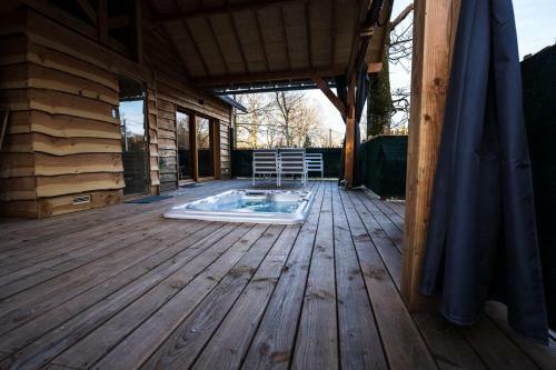 Charmante Cabane Dans Les Arbres Avec Jacuzzi Et Sauna