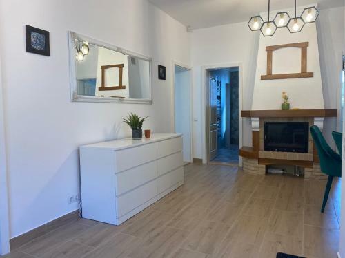 Villa Cheerful 3 Bedroom House With Yard
