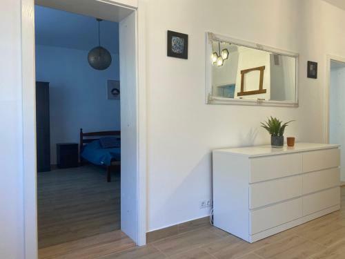 Villa Cheerful 3 Bedroom House With Yard