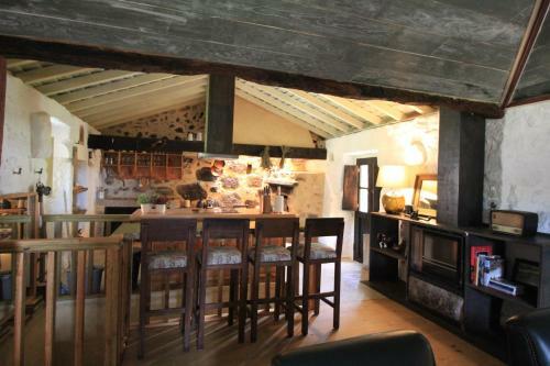 Casa De Vilar De Rei - Ref�gio No Minho Com Piscina
