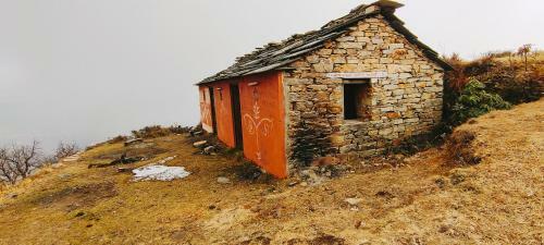Hilltop Retreat Mukteshwar Homestay