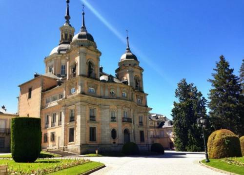 Hotel Avenida Del Sotillo
