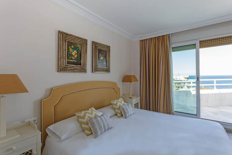 Coral Beach Aparthotel