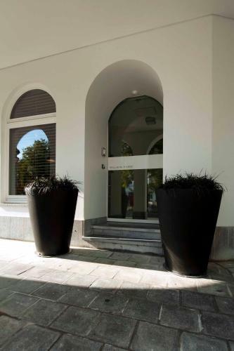 Square Hotel