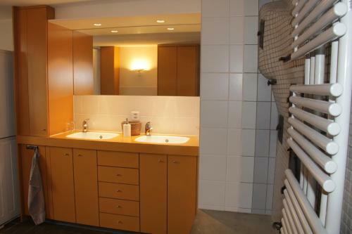 Tilia Bed & Bike Und Caf�