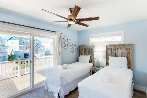 Spectacular Sunset Beach House Cb105