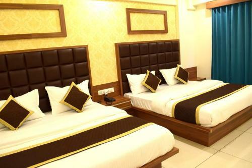 Hotel The Royal Square - Sky Stays (chandkheda)
