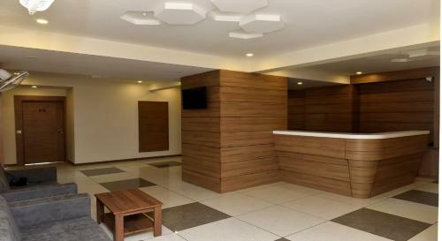 Hotel The Royal Square - Sky Stays (chandkheda)