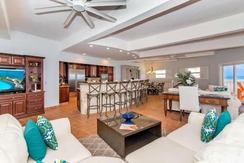 Cayman Castle By Grand Cayman Villas