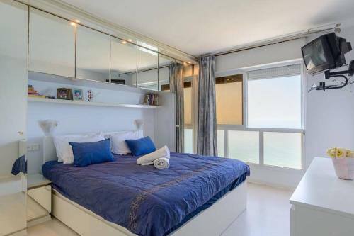 Luxury 4 Bedroom Sea View Apartment Netanya