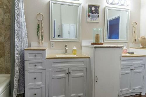 Vintage Cottage!