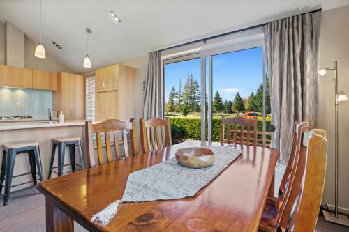 Fairway Cottage - Hanmer Springs Holiday Home
