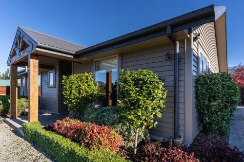 Fairway Cottage - Hanmer Springs Holiday Home