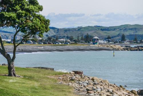 Napier Sea Views - Ahuriri Holiday House