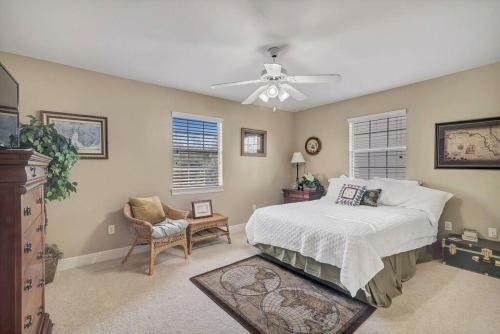 Spacious Private Bayfront & Pet Friendly 5bd/3ba + Bonus Loft