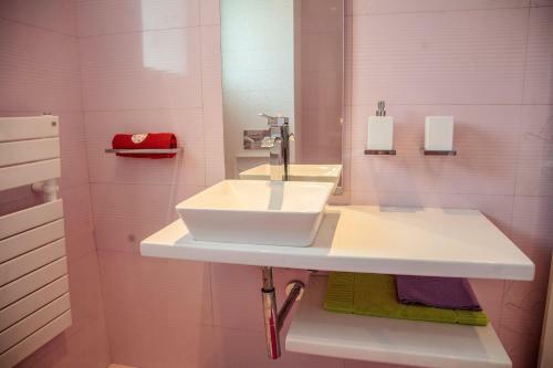 Apartamento Downtown Burgas - Comfy 2-bdr. Apt In Top Centre