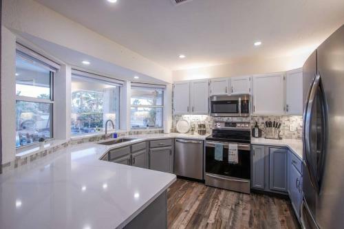 Apartamento Home Away From Home! Stylish, Pool, Games, Firepit