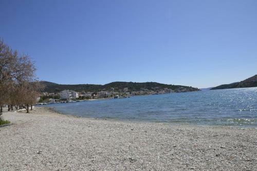 Lovely 2-bed Apartment In Vinisce Close To Beach
