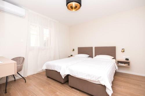 Luxury Villa Nicole , 4 Stars Apartment With Pool