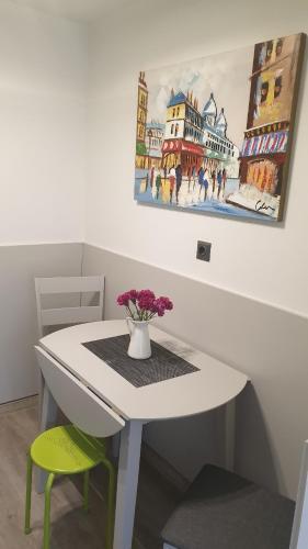 Apartment House 112
