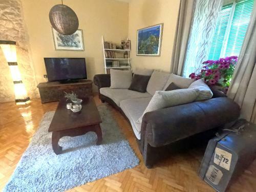 Villa Stone House Hedonia