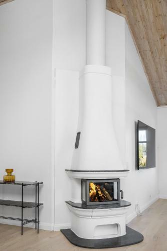 Luxury Three-bedroom Modern Family Home In B�stad