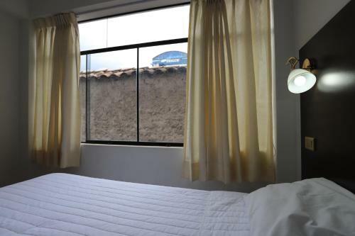 Hostal 202 - 302 Habitaci�n Matrimonial /ba�o Compartido