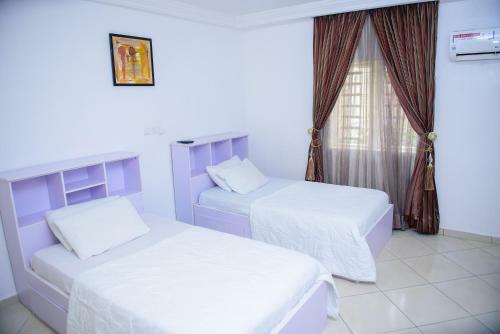 Apartamento 4 Bedroom Duplex-24hrs Electricity/wifi/security