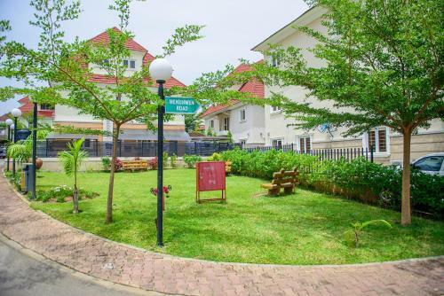 Apartamento 4 Bedroom Duplex-24hrs Electricity/wifi/security