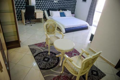 Apartamento 4 Bedroom Duplex-24hrs Electricity/wifi/security