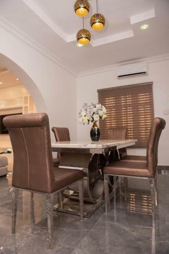 Apartamento Damlatob Place