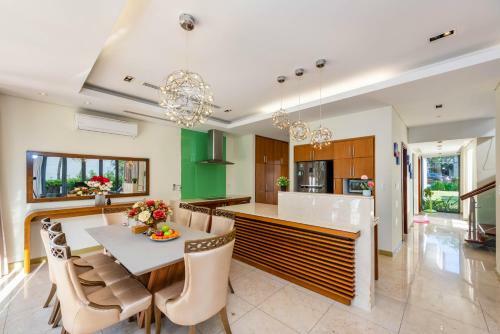 Resort Villa Beach Danang