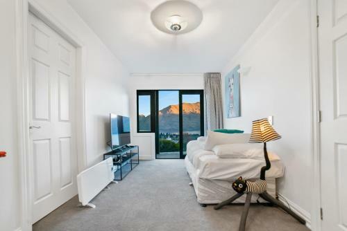Villa Million Dollar Views - Central Luxury + Hot Tub*