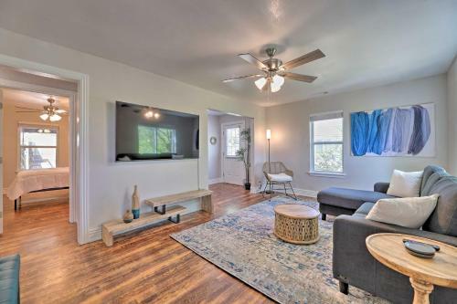 Fayetteville Retreat With Yard - Walk To Campus