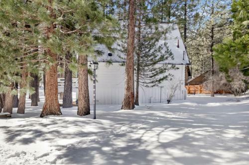 Mid-century Modern Chalet #1927 By Big Bear Vacations