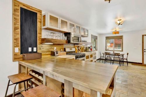 Village Chic Chalet #2113 By Big Bear Vacations