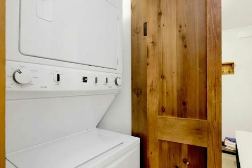 Village Chic Chalet #2113 By Big Bear Vacations