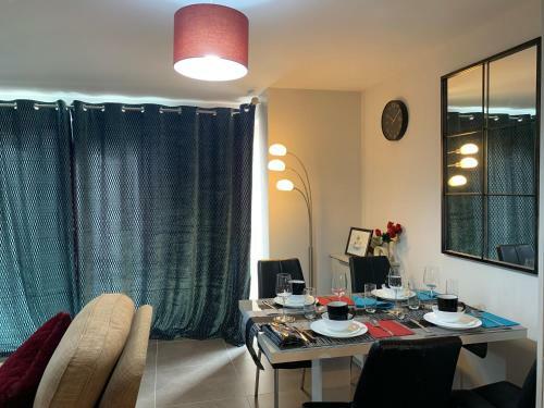 Luxury Modern Belfast City Centre 2 Bed Apartment