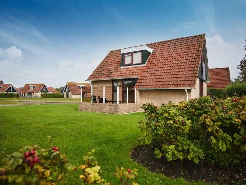 Cozy Holiday Home With Two Bathrooms, In Zeeland