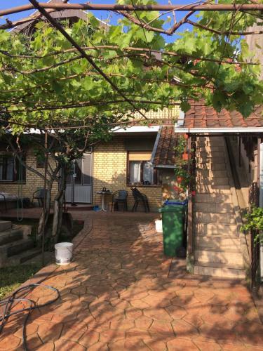 Apartman Flora