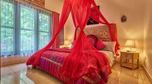 Hostal Griya Bali Surga Waterfront Boutique Villa & Spa