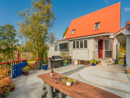 Bonnie Doon - Cooks Beach Holiday Home