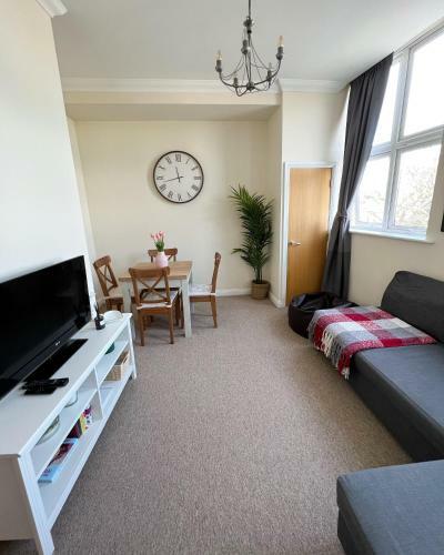 Cosy Town Centre Apartment Very Close To Beach