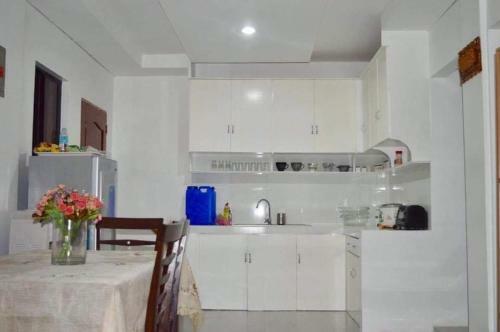 Bed & Breakfast Cozy Vacation House In Guimaras