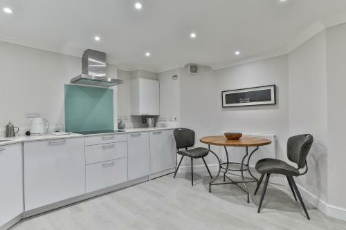 Charming & Cosy Apartment Close To Amenities