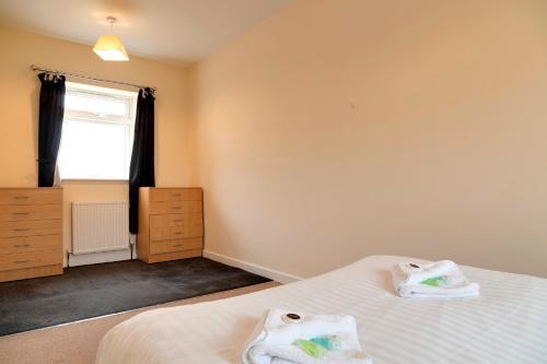 Pass The Keys Beautiful 4br With Private Garden