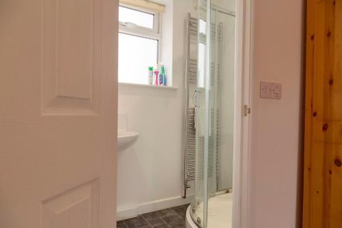 Pass The Keys Beautiful 4br With Private Garden