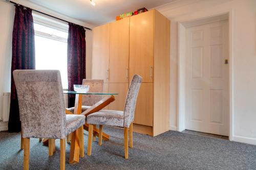 Pass The Keys Beautiful 4br With Private Garden